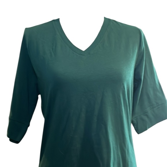 Active Basic Teal 3/4 Sleeve V-Neck Top - Picture 2 of 7